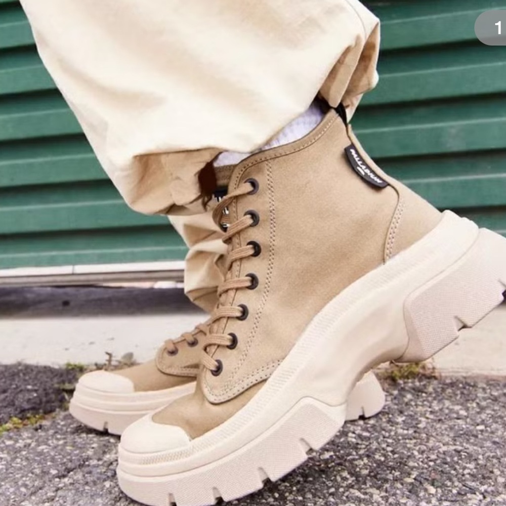 Palladium Womens Pallawave Sneaker Boot SIZE 7.5 NWT